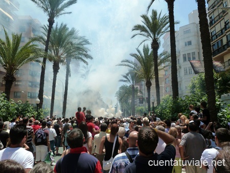 Mascletà. Hogueras de San Juan, Alicante.